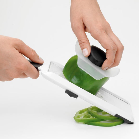 oxo-good-grips-hand-held-mandoline-slicer-l3 1119100_3.jpg