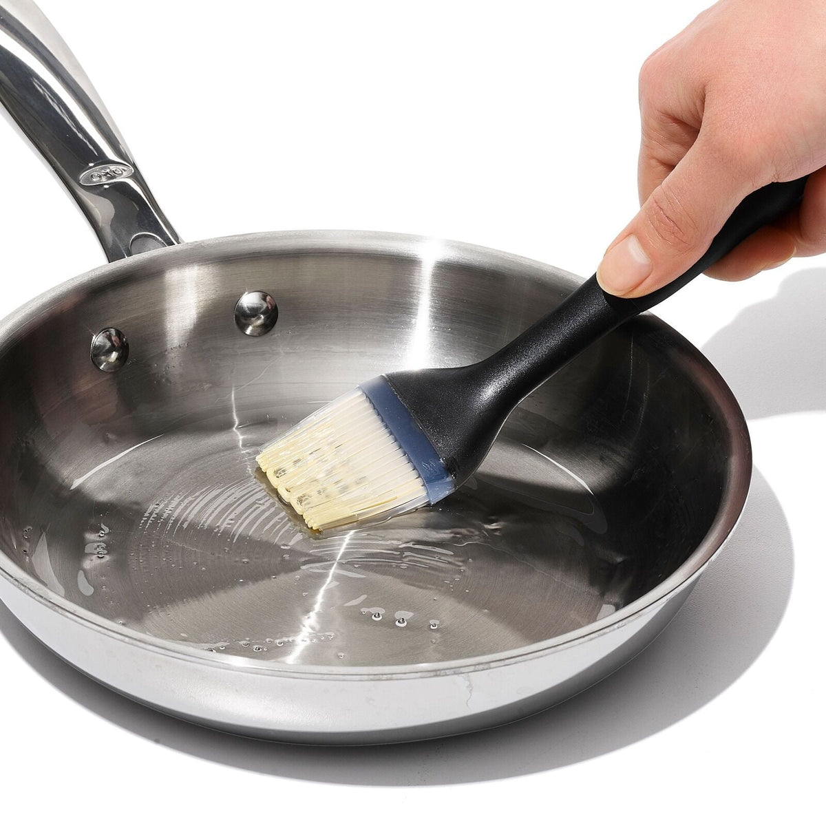 oxo-good-grips-silicone-pastry-brush-e4 1071062v1_detailed_product_view_2.jpeg