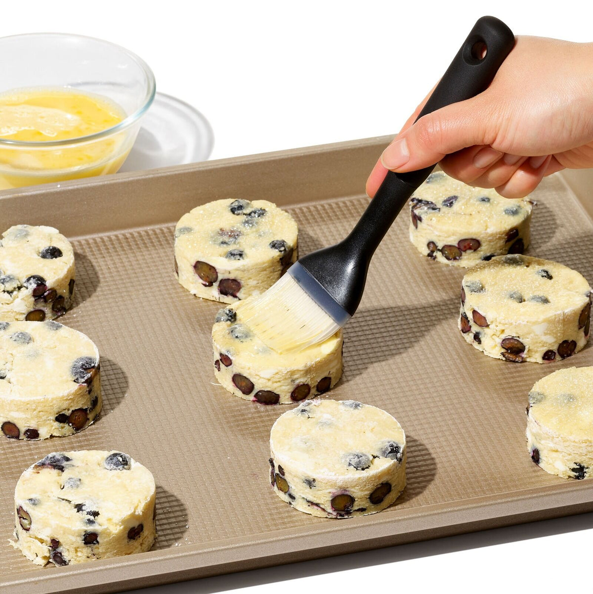 oxo-good-grips-silicone-pastry-brush-e4 1071062v1_detailed_product_view_5.jpeg