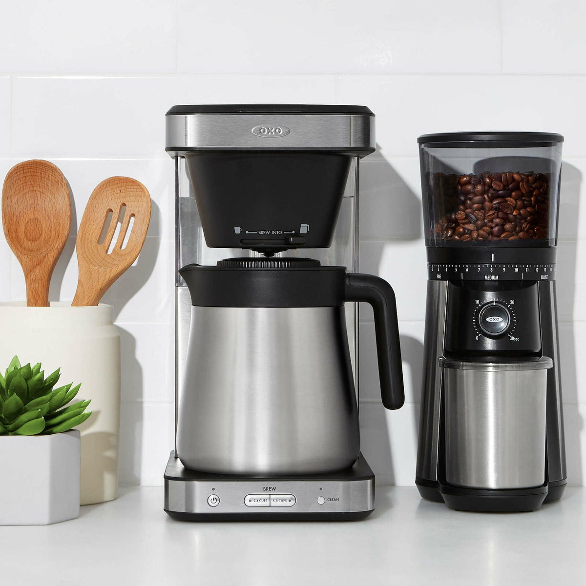 8-cup-coffee-maker-i5 br_8718800_071520_5_rgb_1_.jpg