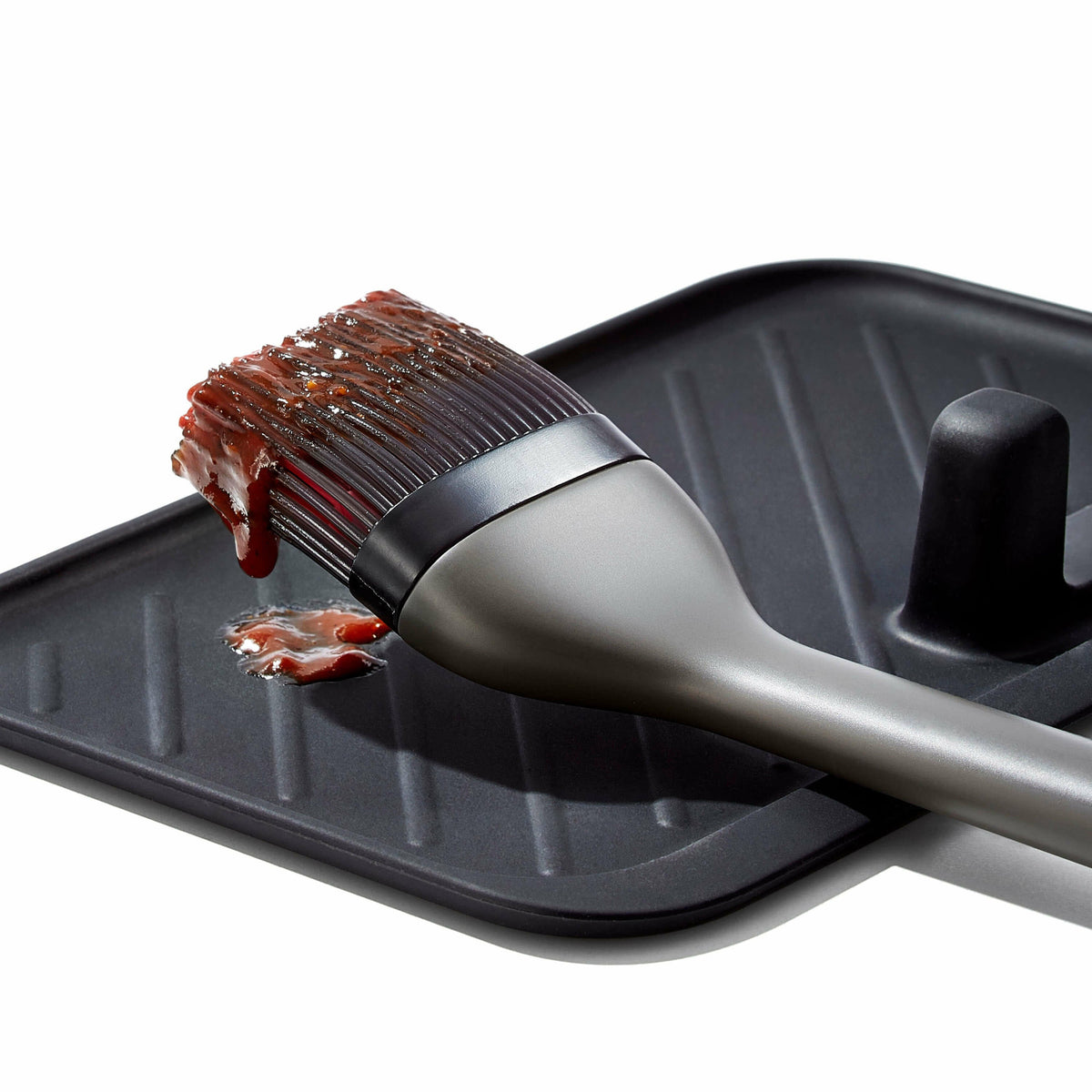 grilling-basting-brush-q1 gg_11309300_050620_4_rgb_1_.jpg