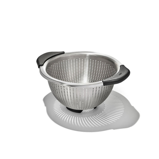 stainless-steel-3-qt-2-8l-colander-j4 gg_11330800_stainlesssteelcolander3qt_02_rgb.jpg