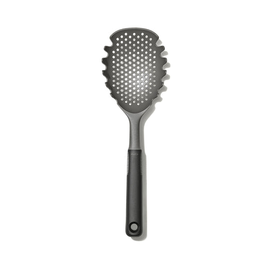 pasta-scoop-strainer-q4 gg_11338300_062221_04_rgb.jpg