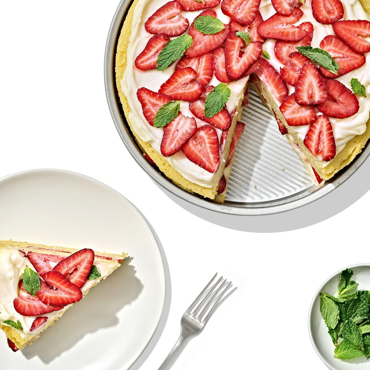 non-stick-pro-clear-coated-9in-round-cake-pan-m4 gg_11435100_9in-round-cake-pan_pdp_01.jpeg