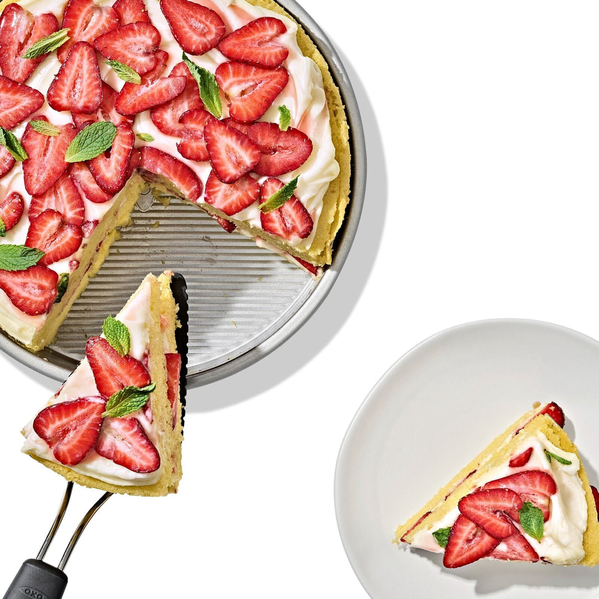 non-stick-pro-clear-coated-9in-round-cake-pan-m4 gg_11435100_9in-round-cake-pan_pdp_02.jpeg