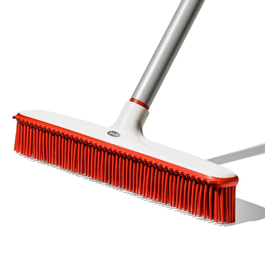oxo-good-grips-fur-broom-s5 gg_12423000_fur-broom-compact_pdp_00.jpeg