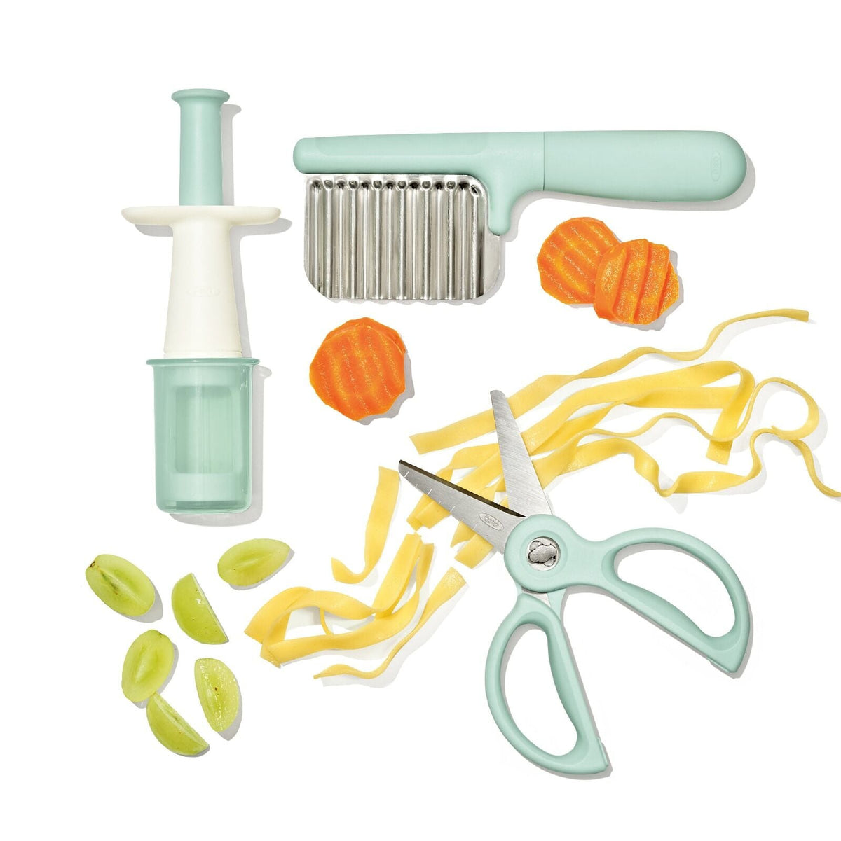 cut-and-prep-set-3-piece-e8 tot_61176700_baby-food-prep-set_pdp_01.jpeg